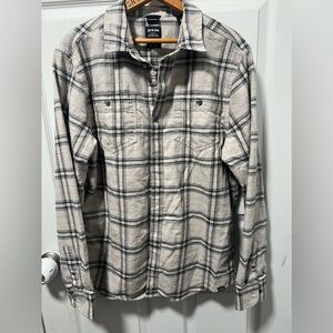PRANA Dolberg Flannel Button Down Shirt Men's size medium Fall Outdoor Plaid